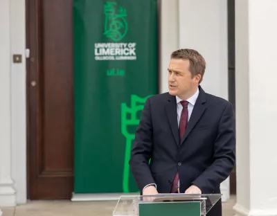 A picture of Minister James Browne speaking at UL