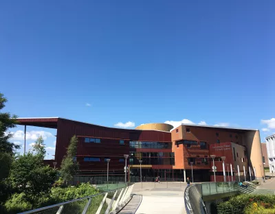 The living bridge leading to the Irish World Academy