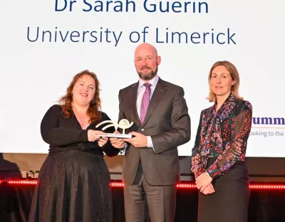 Sarah Guerin pictured receiving her SFI award from Philip Nolan