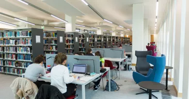 Students in U.L. Law Library 