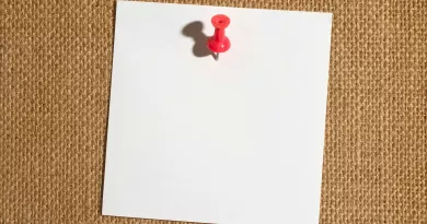 White sticky note