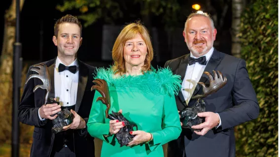 2024 UL Alumni Award Recipients holding their awards