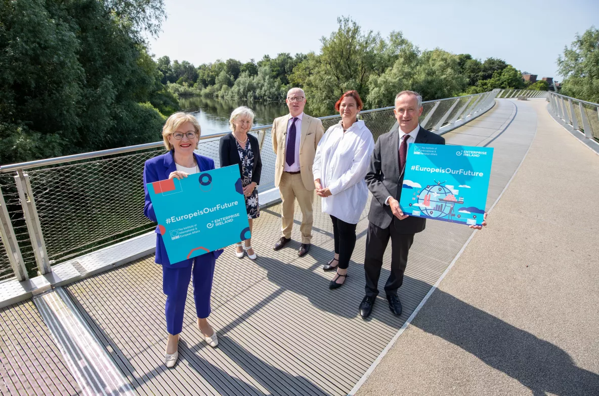 A group on the Living Bridge at UL