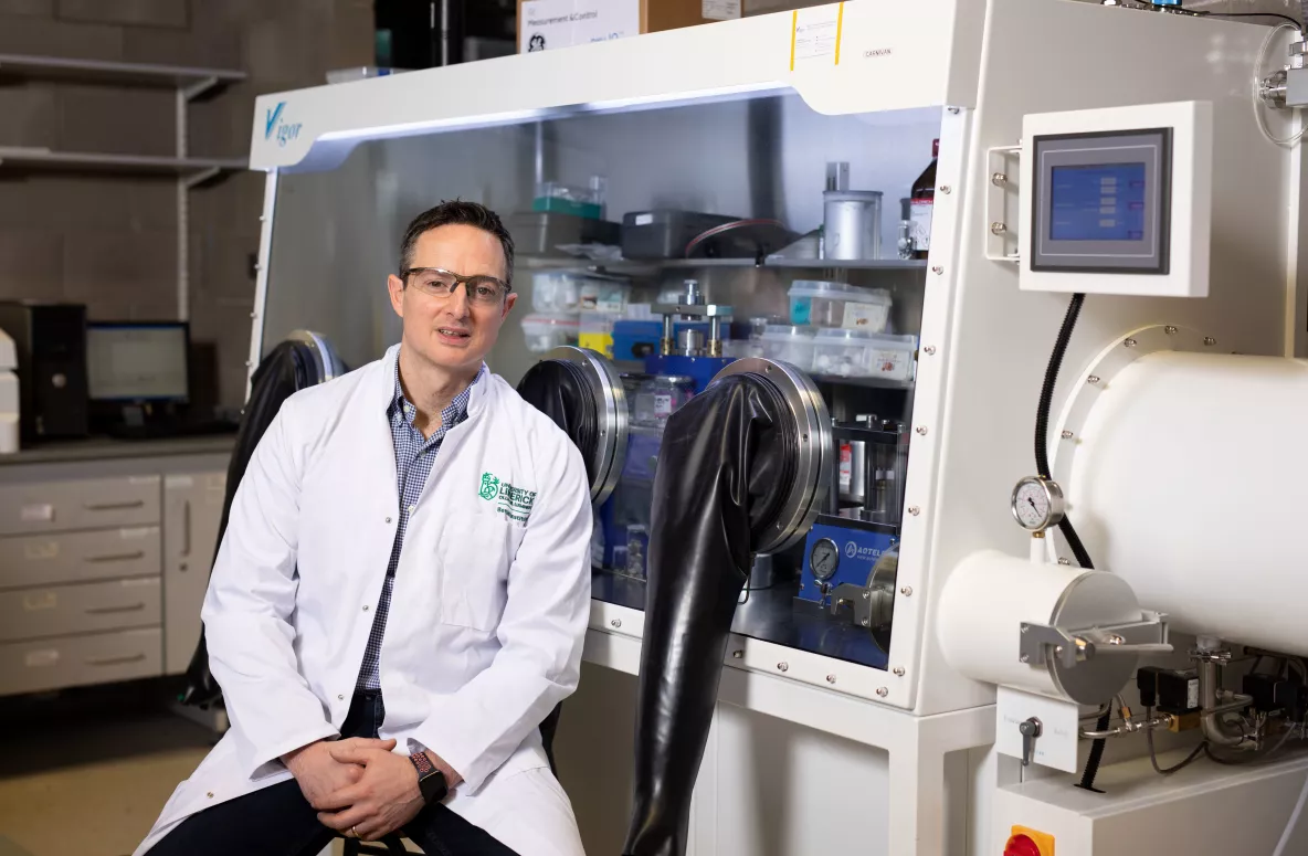 A picture of Professor Kevin M Ryan in the lab at UL