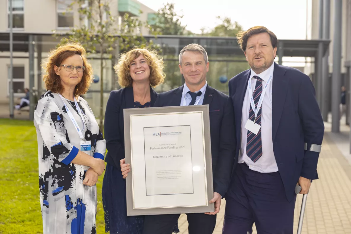 The Greentown project group pictured with the certificate