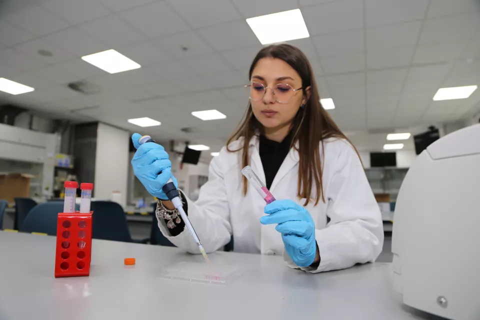 Bioscience student Manuela Fadetta